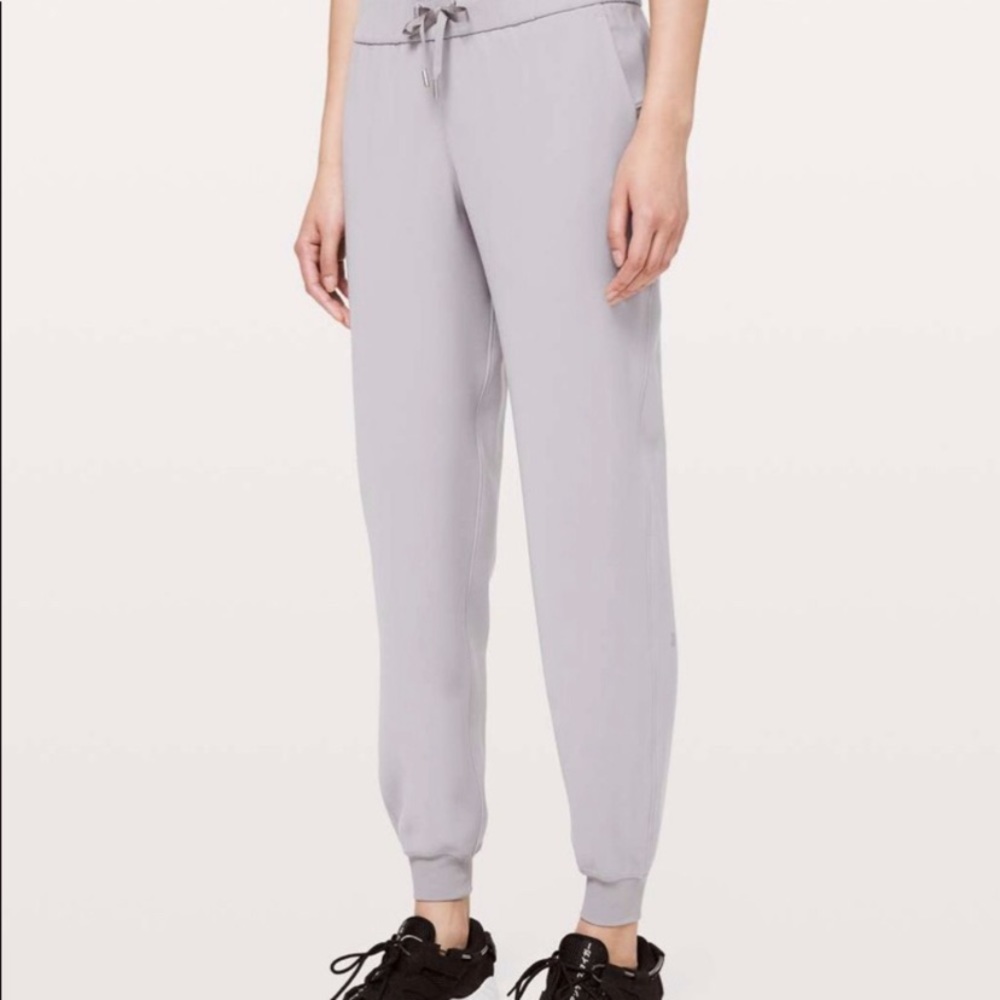 Lululemon On The Fly Jogger Woven 28” Size 12